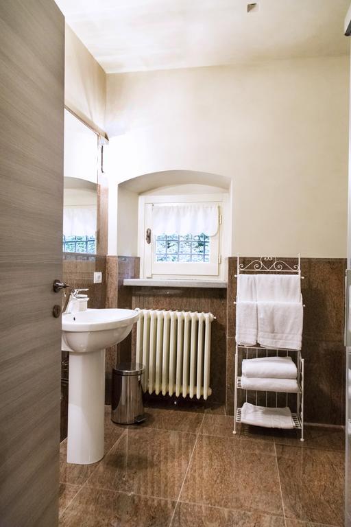 B&B Dimora Delle Donnole Bergamo Alta Room photo