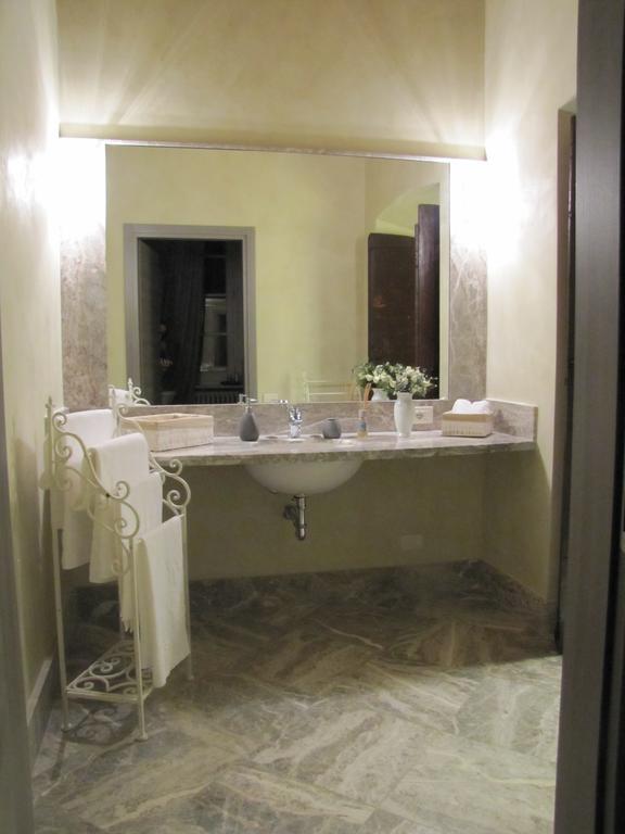 B&B Dimora Delle Donnole Bergamo Alta Exterior photo